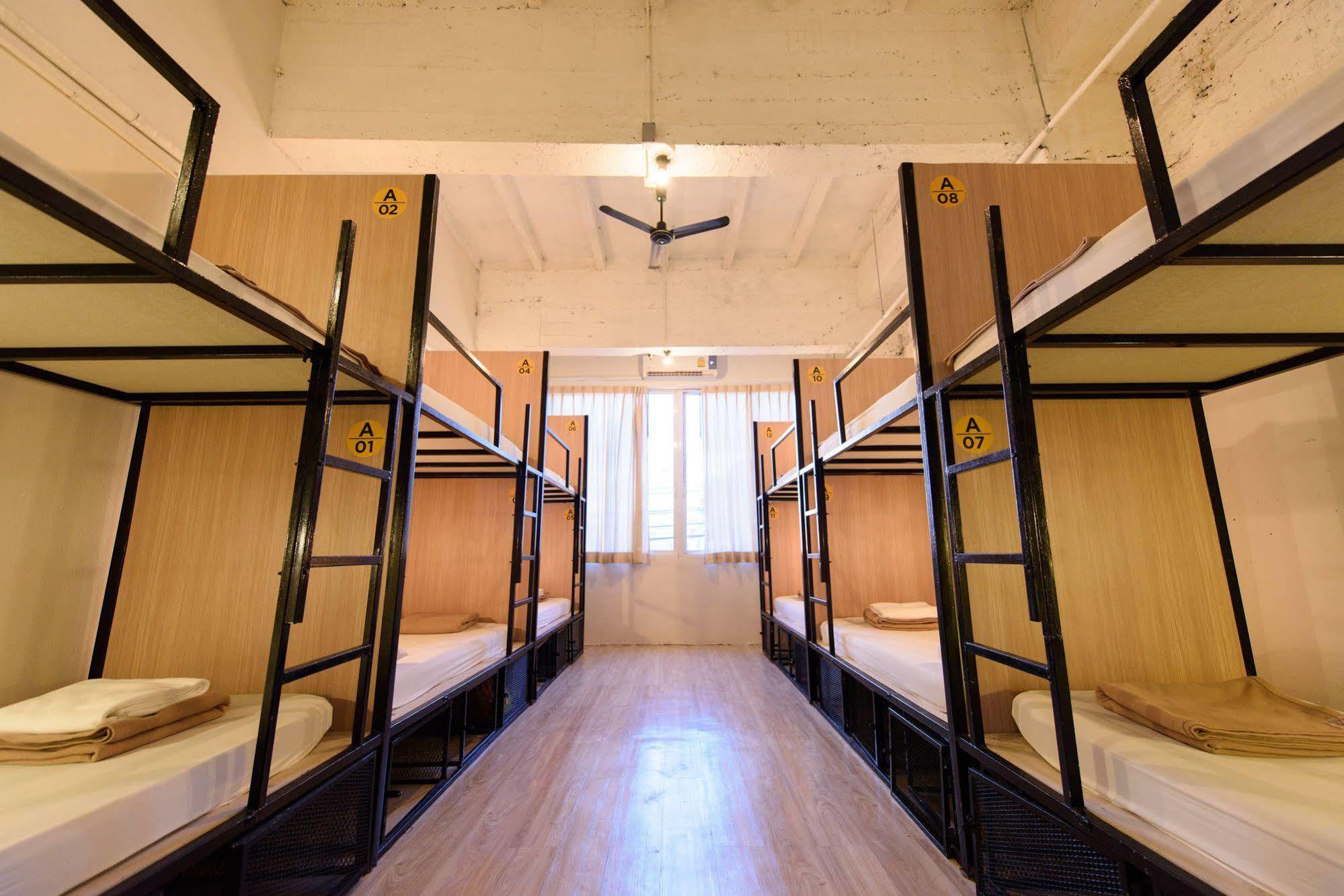 Warm White Hostel Μπανγκόκ Εξωτερικό φωτογραφία