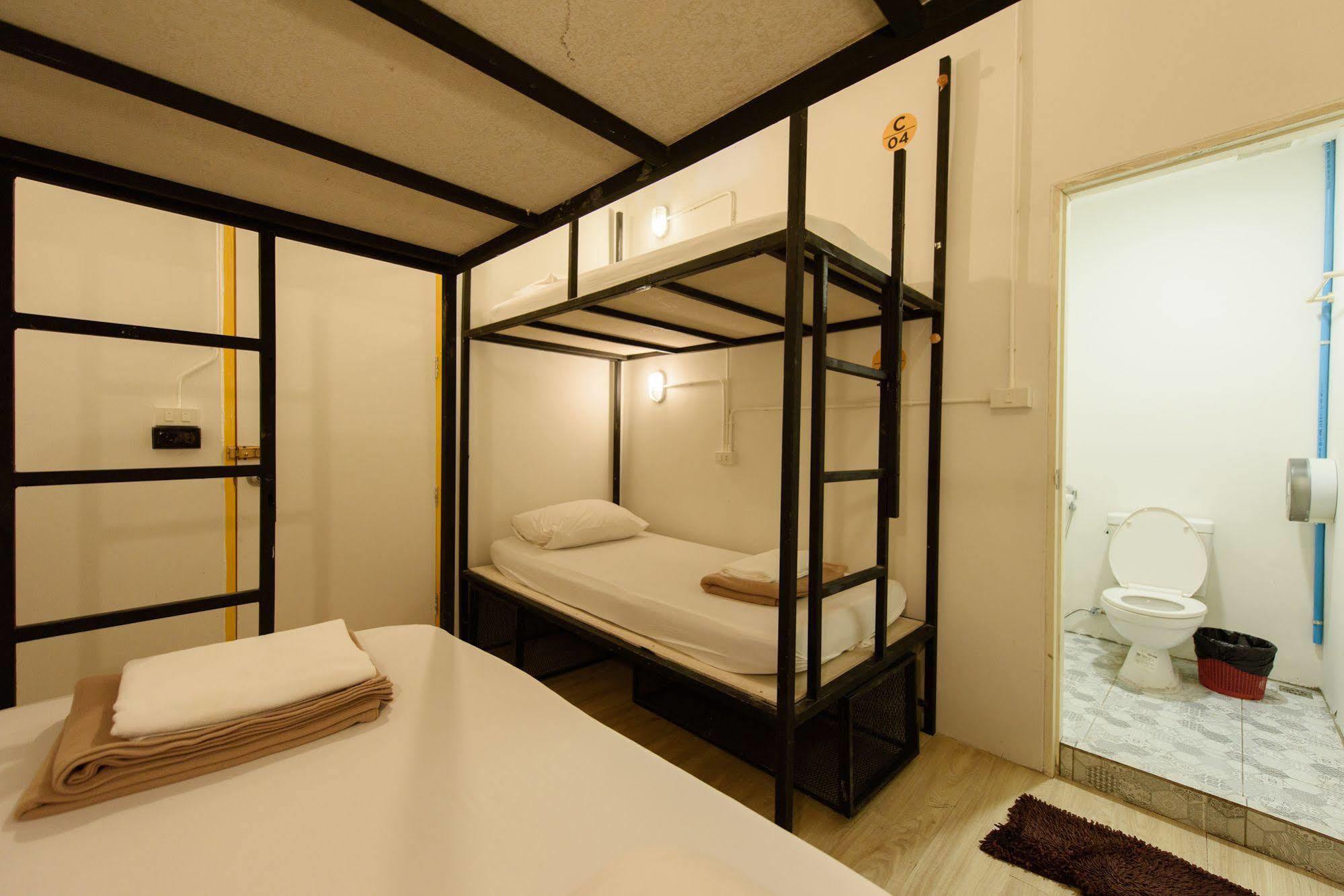 Warm White Hostel Μπανγκόκ Εξωτερικό φωτογραφία