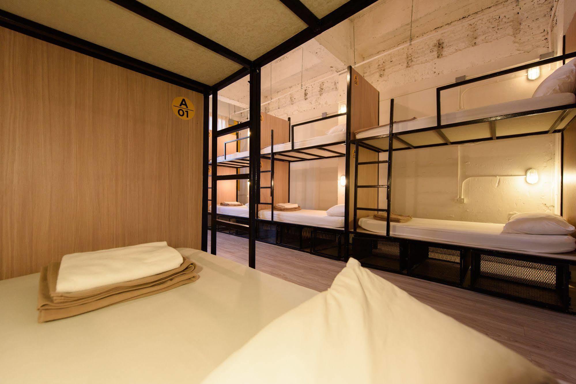 Warm White Hostel Μπανγκόκ Εξωτερικό φωτογραφία