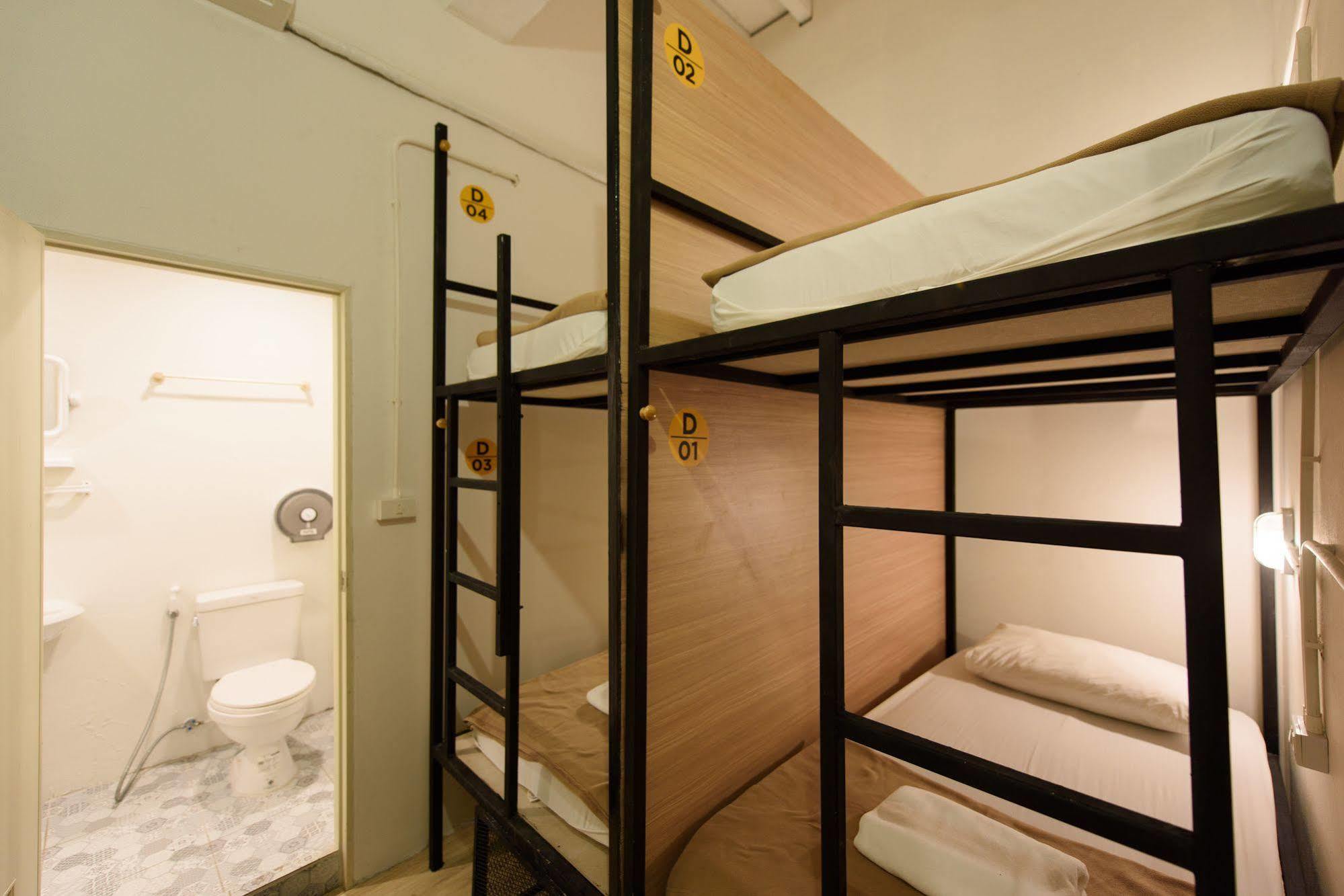Warm White Hostel Μπανγκόκ Εξωτερικό φωτογραφία